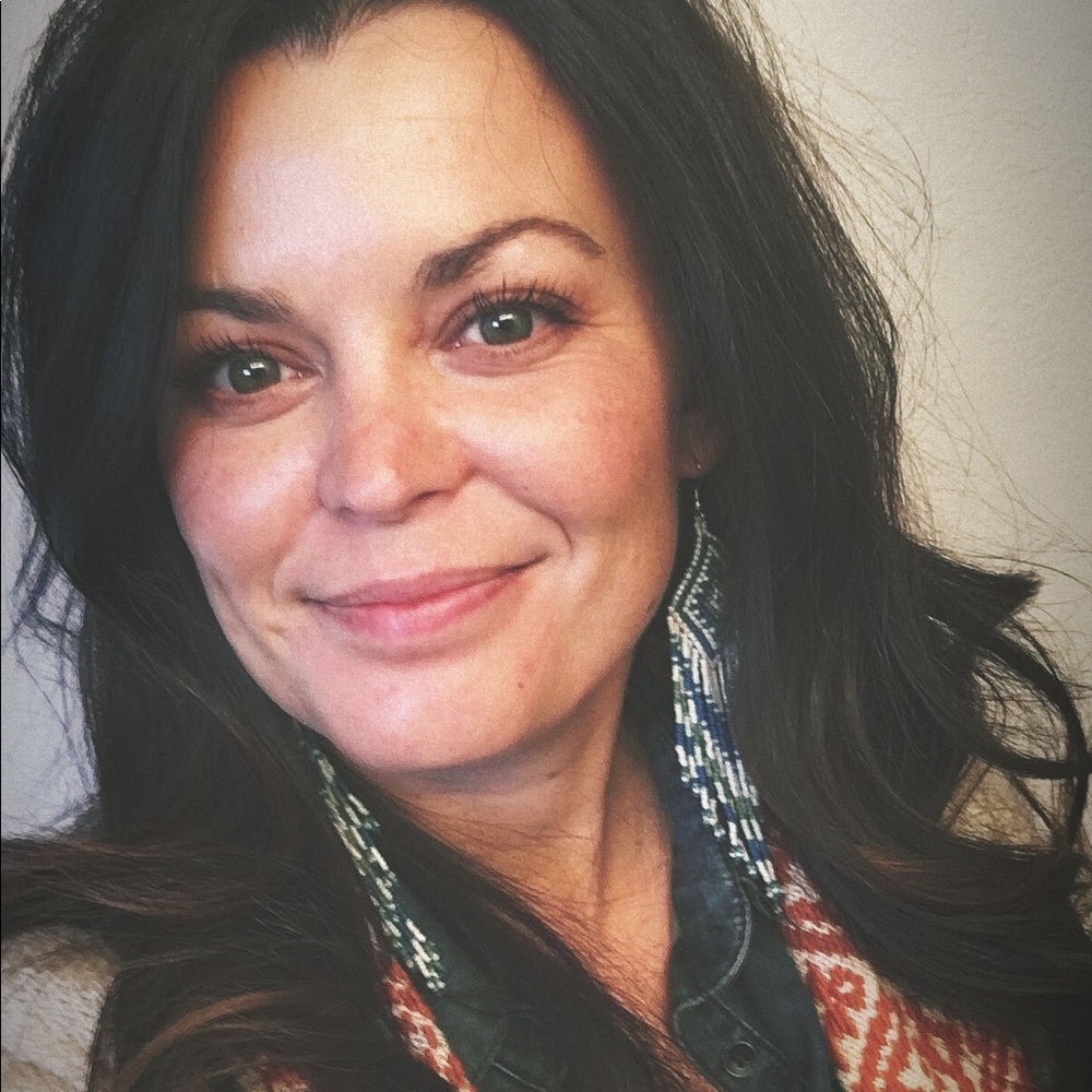 Meet your Posher, Crystal